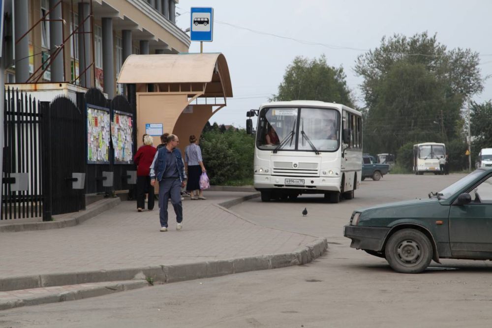 В Череповецком районе проездные тарифы на маршруты до поселка Тоншалово и деревни Ирдоматка уравнены с городскими.