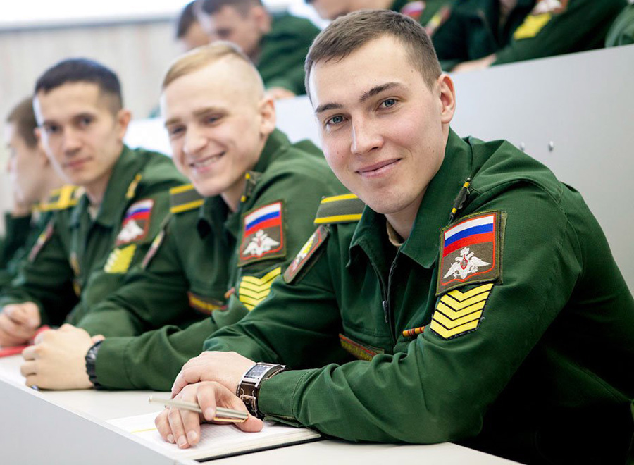 Военный комиссариат Вологодской области объявляет отбор абитуриентов в вузы Минобороны России.