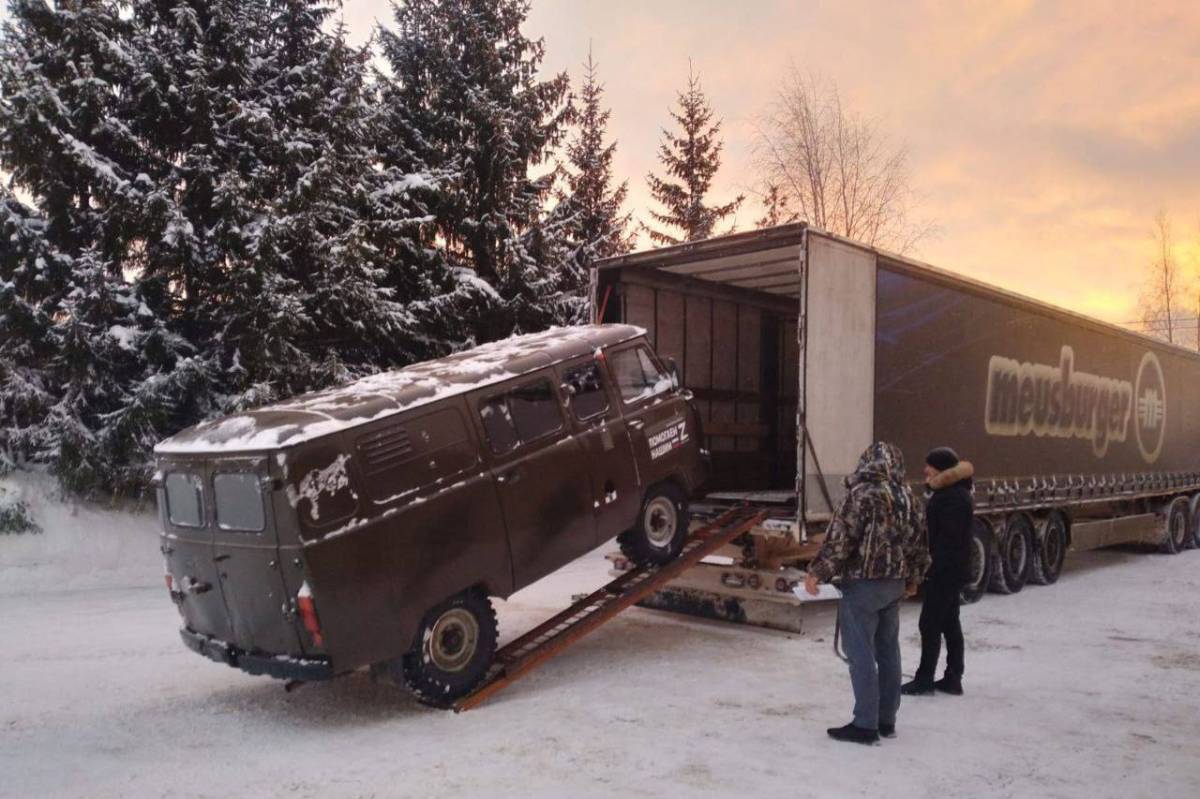 Вологодские ветеринары передали бойцам СВО грузовой  автомобиль ГАЗ-53.