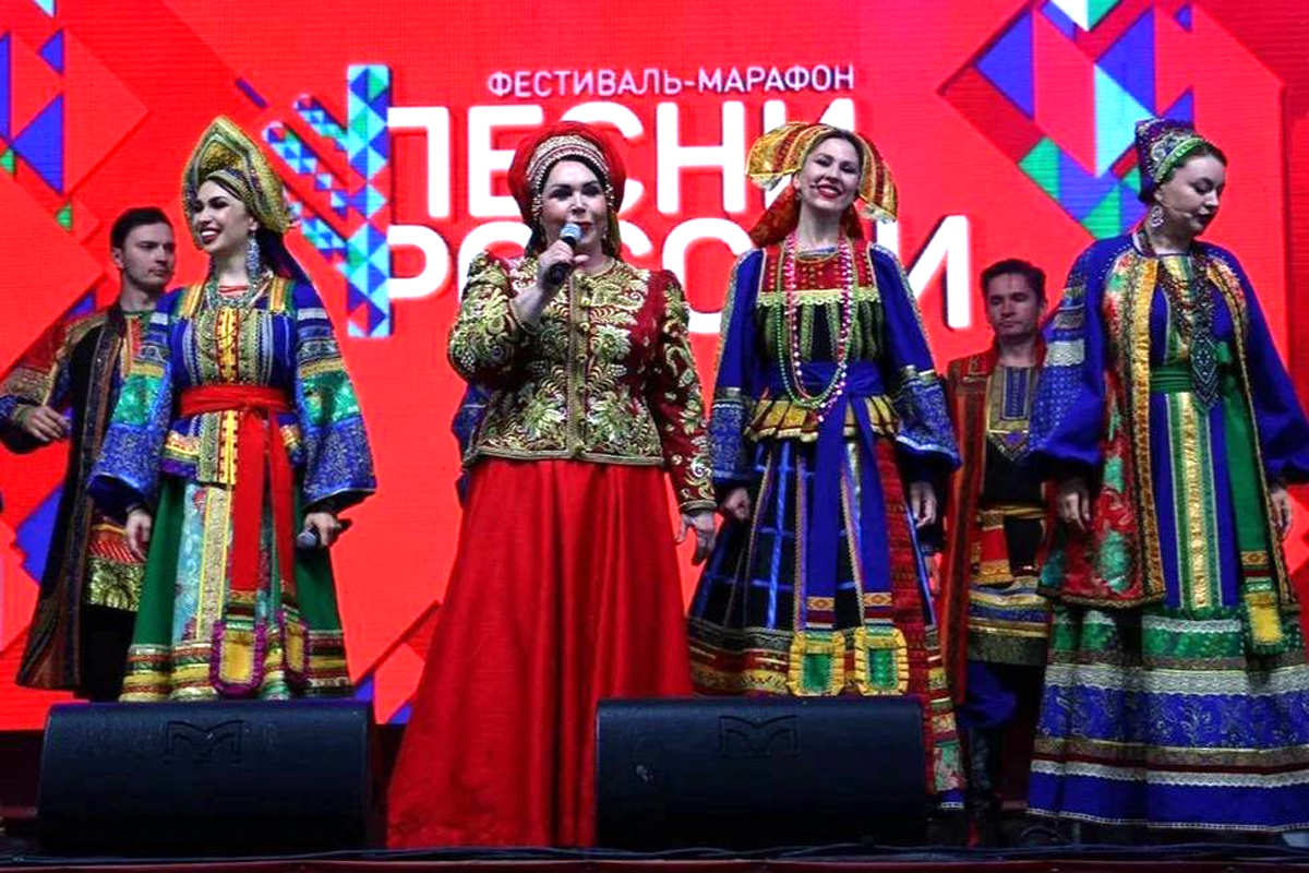 Надежда Бабкина и ансамбль «Русская песня» поделятся с вологжанами секретами мастерства.
