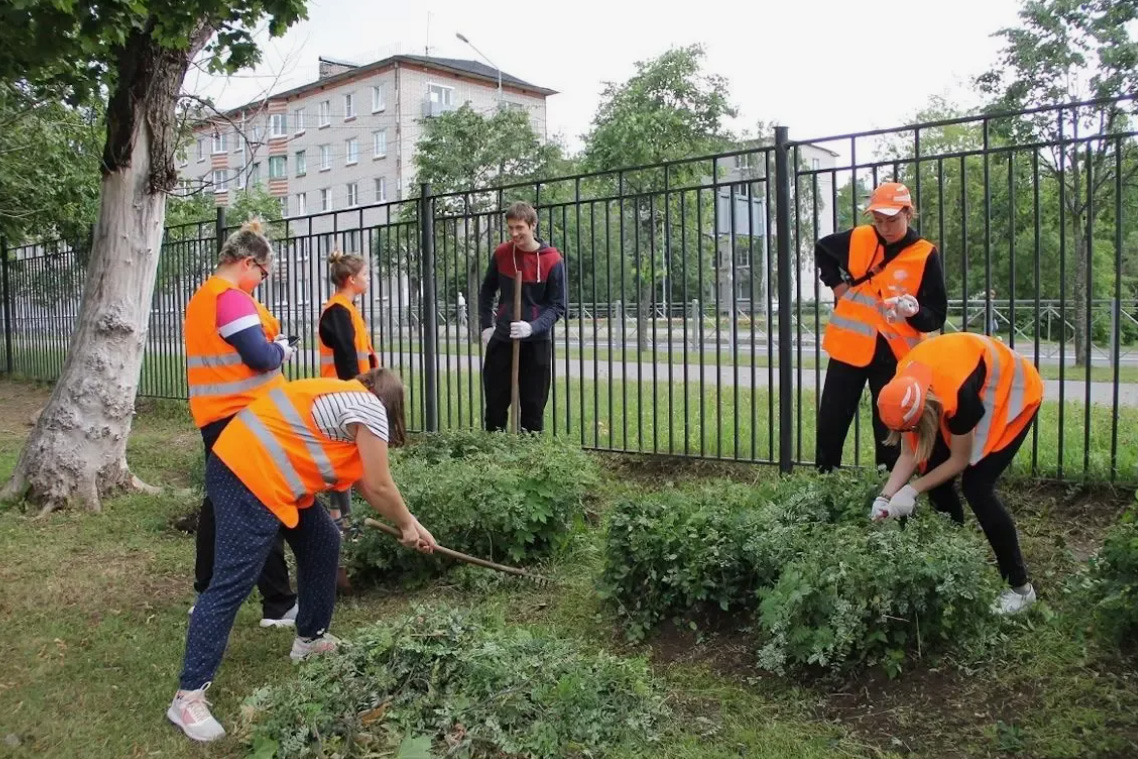 Актуальные вопросы трудоустройства несовершеннолетних обсудили в Правительстве области.