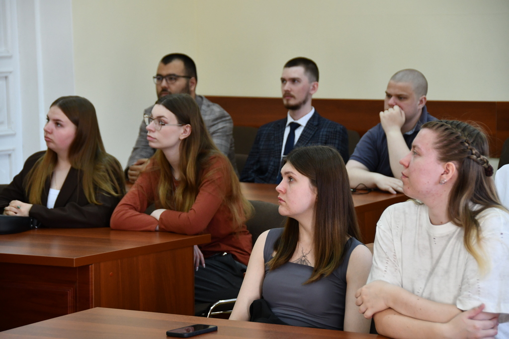 В ВоГУ прошел круглый стол на тему &quot;Правоприменительная практика в сфере экологии и природопользования&quot;.