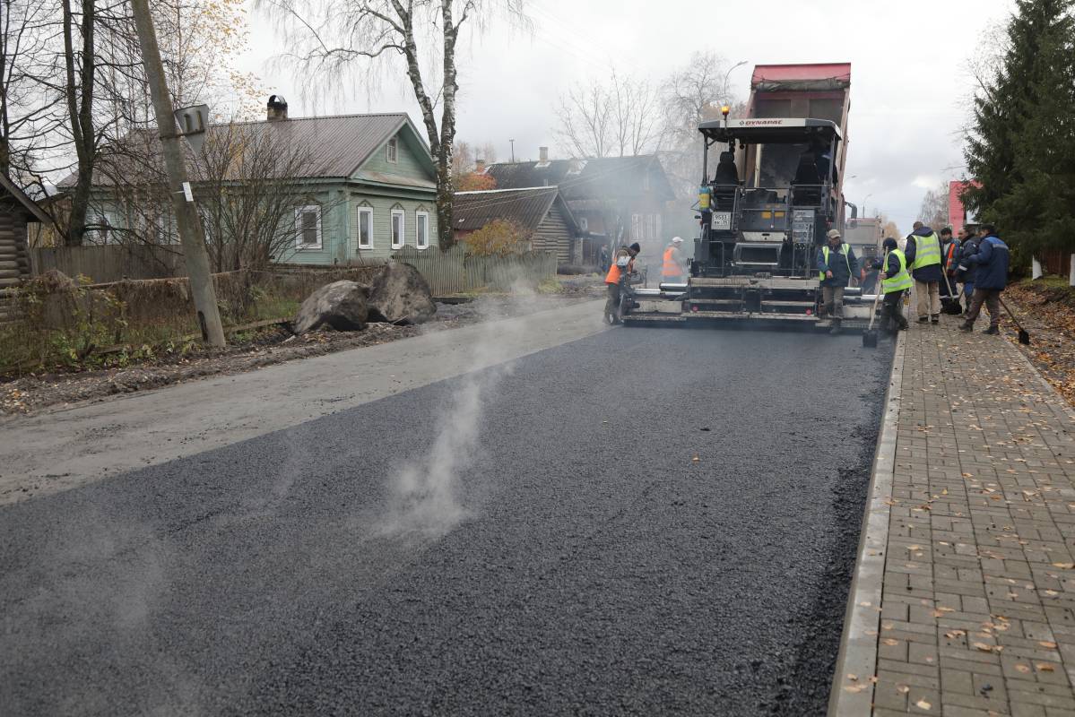 В Кирилловском округе в 2024 году будут вести ремонт на 4 дорожных участках.