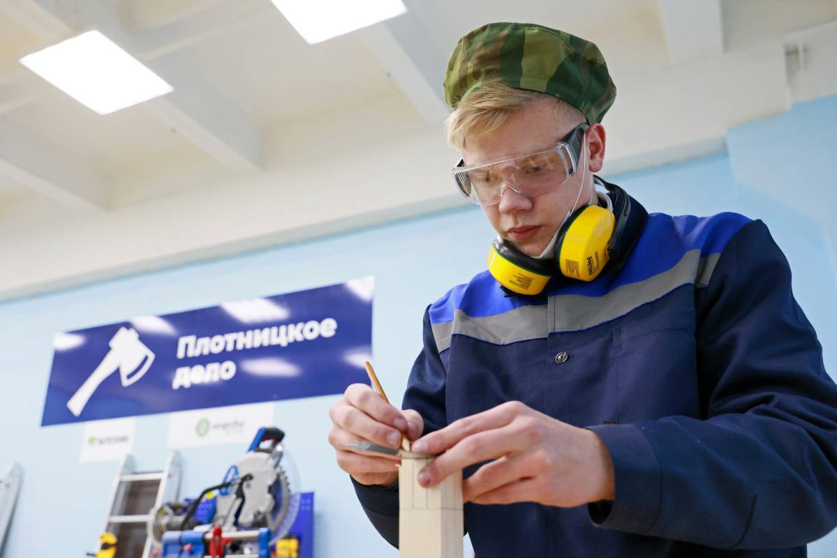 Более 11 тысяч специалистов в год смогут выпускать кластеры «Профессионалитета» на Вологодчине.