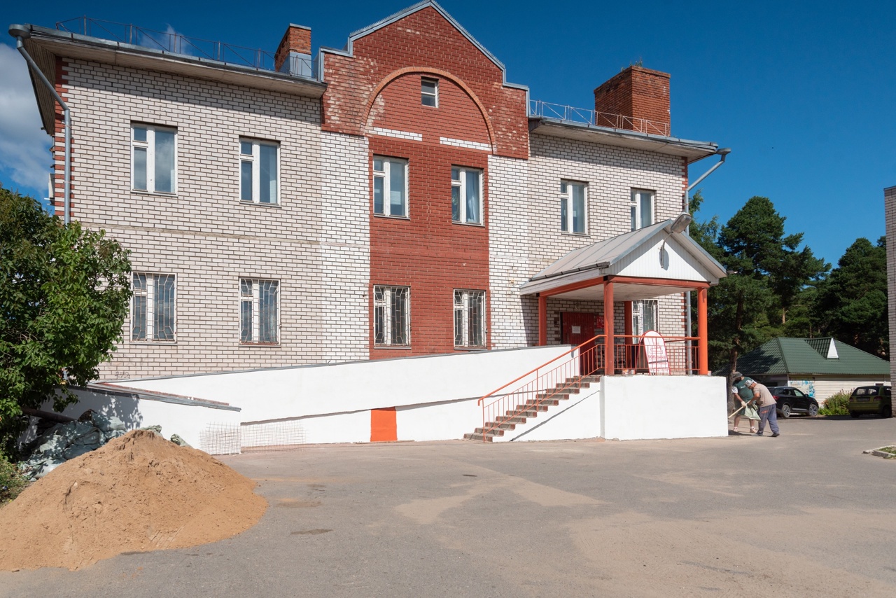 Продолжается благоустройство села Кичменгский Городок.