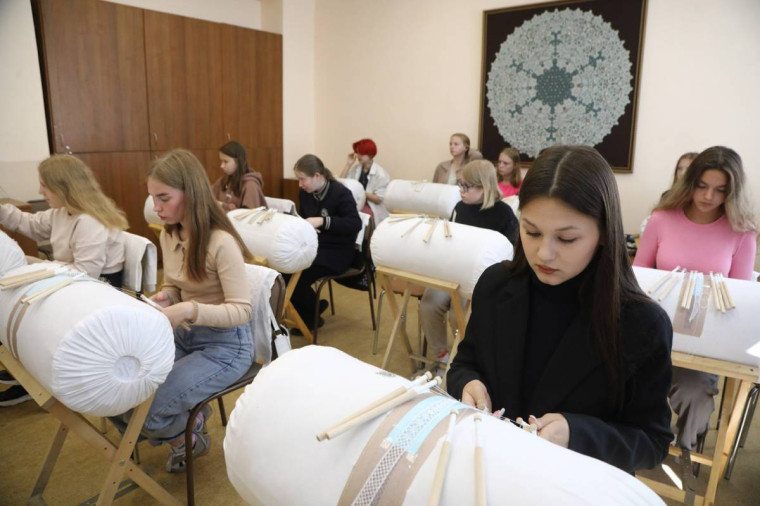 Ремонты, закупка оборудования и новые мастерские: на Вологодчине полным ходом идет реновация системы среднего профессионального образования. Ремонты, закупка оборудования и новые мастерские: на Вологодчине полным ходом идет реновация системы среднего профессионального образования.