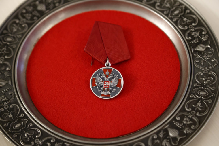 За преданность профессии и любовь к Родине: отличившихся вологжан отметили федеральными и региональными наградами. За преданность профессии и любовь к Родине: отличившихся вологжан отметили федеральными и региональными наградами.