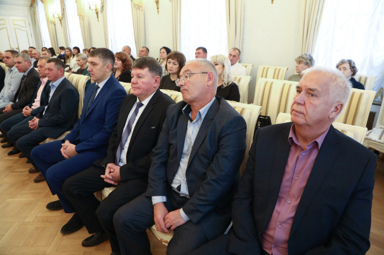 Работников транспортной отрасли чествовали сегодня в Вологде. Работников транспортной отрасли чествовали сегодня в Вологде.