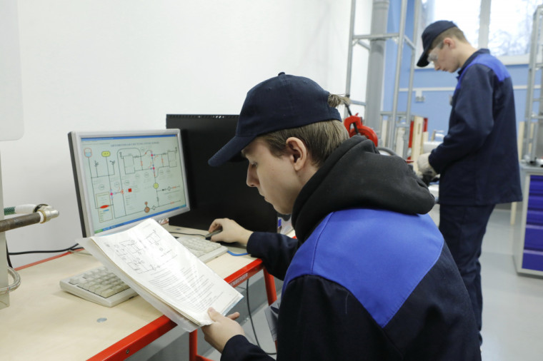Реновация системы среднего профессионального образования продолжится в Вологодской области в 2024 году. Реновация системы среднего профессионального образования продолжится в Вологодской области в 2024 году.