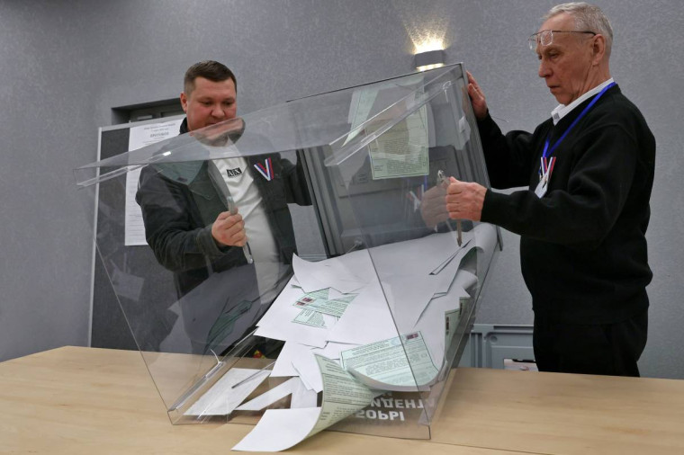 Курс на устойчивое развитие: свои голоса за Владимира Путина отдали свыше полумиллиона вологжан. Курс на устойчивое развитие: свои голоса за Владимира Путина отдали свыше полумиллиона вологжан.