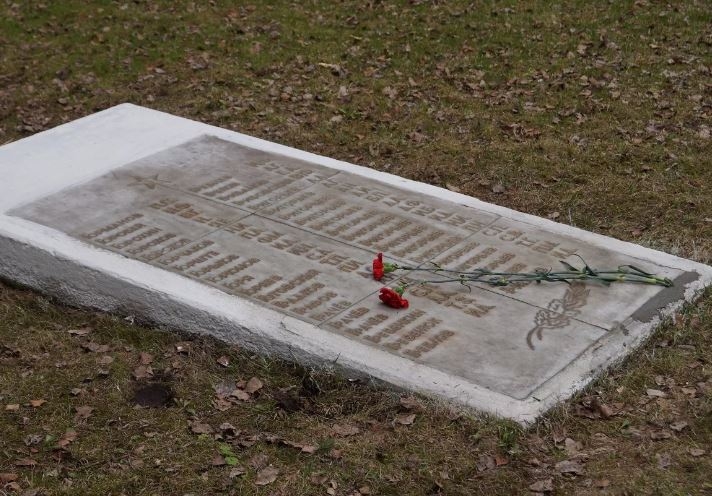 Памятники Вологодчины приведут в порядок во время субботников. Памятники Вологодчины приведут в порядок во время субботников.