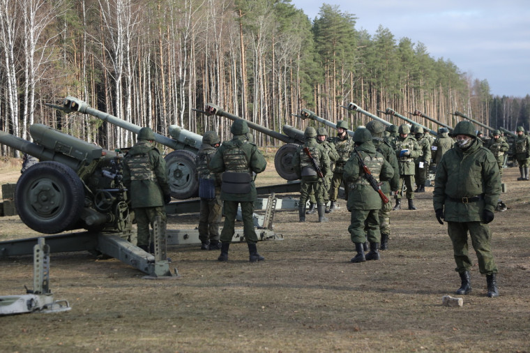 Пятую партию автомобильной техники направила Вологодская область войсковым частям в зону СВО. Пятую партию автомобильной техники направила Вологодская область войсковым частям в зону СВО.