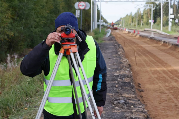 Первые дорожные работы по нацпроекту «Безопасные качественные дороги» стартовали в Великоустюгском округе. Первые дорожные работы по нацпроекту «Безопасные качественные дороги» стартовали в Великоустюгском округе.