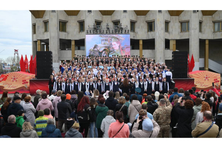 Хоровые коллективы Череповца поздравили жителей города с 79-летней годовщиной Победы в Великой Отечественной войне. Хоровые коллективы Череповца поздравили жителей города с 79-летней годовщиной Победы в Великой Отечественной войне.