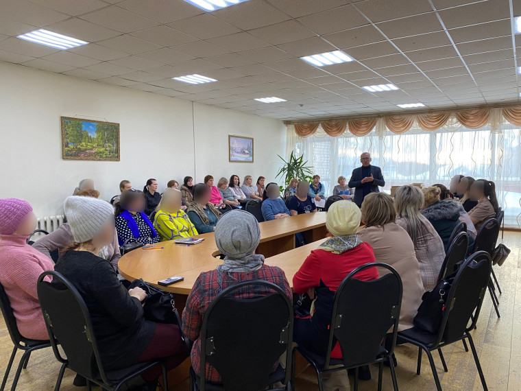 Врио Губернатора Вологодской области поручил главам муниципалитетов регулярно проводить личные встречи с родственниками участников СВО. Врио Губернатора Вологодской области поручил главам муниципалитетов регулярно проводить личные встречи с родственниками участников СВО.