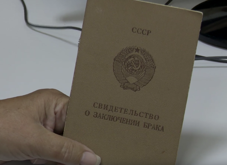 Более 200 заявлений уже подали супруги-юбиляры на получение единовременной выплаты. Более 200 заявлений уже подали супруги-юбиляры на получение единовременной выплаты.