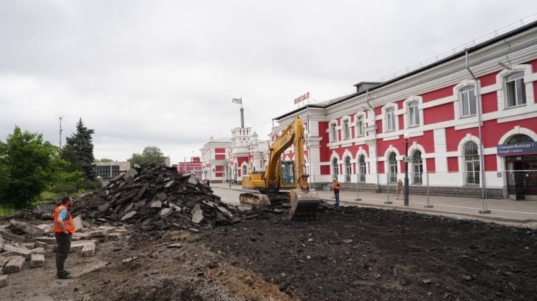 Более 100 общественных пространств, дворов и участков улично-дорожной сети будут благоустроены в Вологде до конца этого года. Более 100 общественных пространств, дворов и участков улично-дорожной сети будут благоустроены в Вологде до конца этого года.