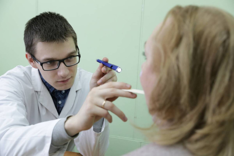 Почти 300 жителей Череповца и ближайших районов проконсультировали врачи из Санкт-Петербурга. Почти 300 жителей Череповца и ближайших районов проконсультировали врачи из Санкт-Петербурга.