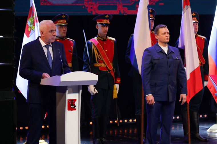 Александр Гуцан поздравил Георгия Филимонова с назначением на должность Губернатора Вологодской области. Александр Гуцан поздравил Георгия Филимонова с назначением на должность Губернатора Вологодской области.