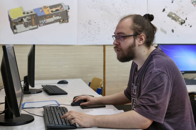 В Череповецком государственном университете работают над созданием «умного» робота в команде с ИТ-специалистами. В Череповецком государственном университете работают над созданием «умного» робота в команде с ИТ-специалистами.