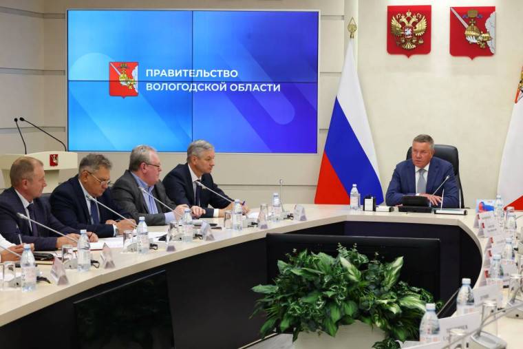 На круглосуточный режим работы переходит Оперативный штаб Вологодчины. На круглосуточный режим работы переходит Оперативный штаб Вологодчины.
