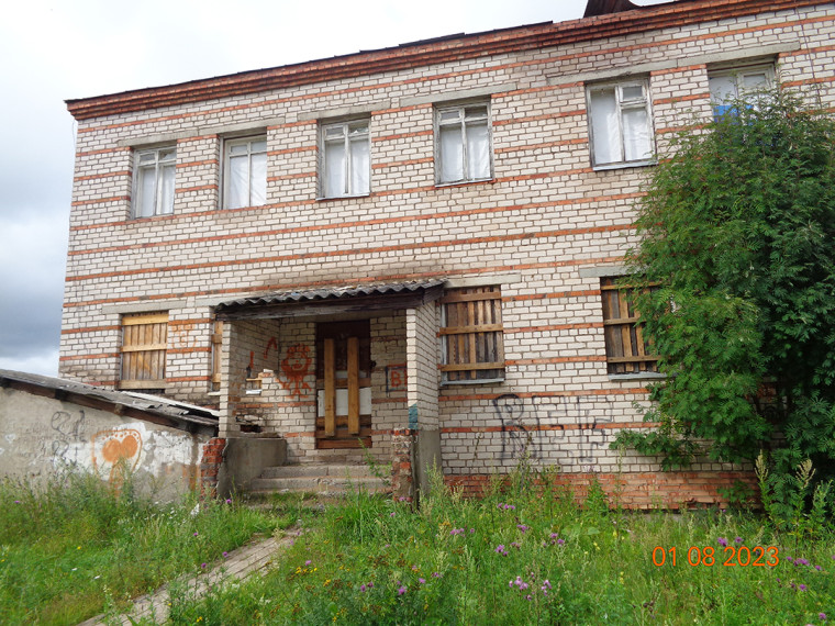 Новый собственник здания начальной школы ул.Механизаторов, д. 14 выполнил обязательство — закрыл доступ в здание. Новый собственник здания начальной школы ул.Механизаторов, д. 14 выполнил обязательство — закрыл доступ в здание.